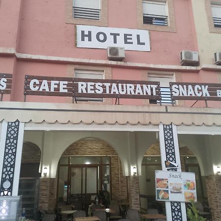Hotel Des Voyageur 우아르자자테 외부 사진