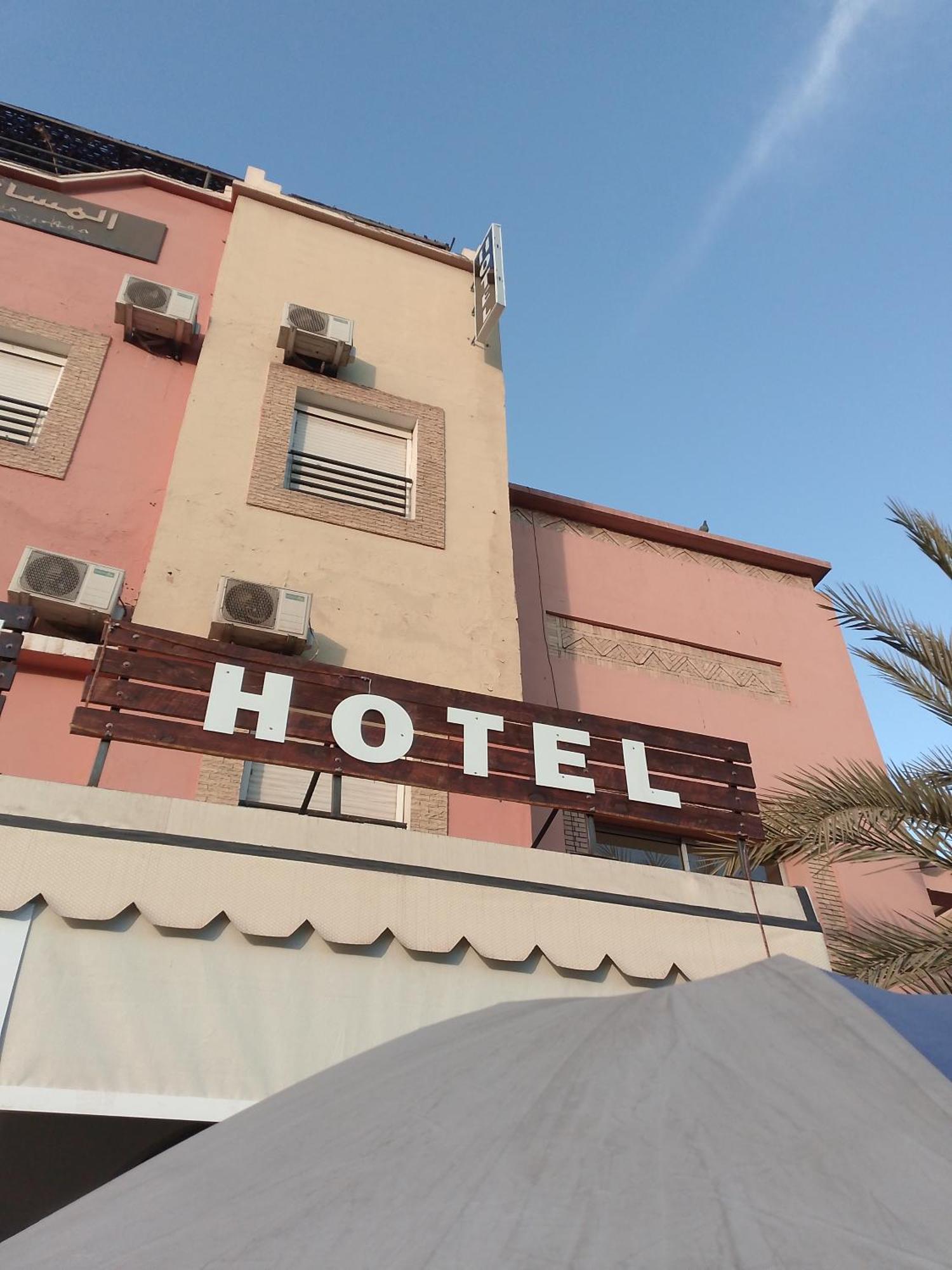 Hotel Des Voyageur 우아르자자테 외부 사진