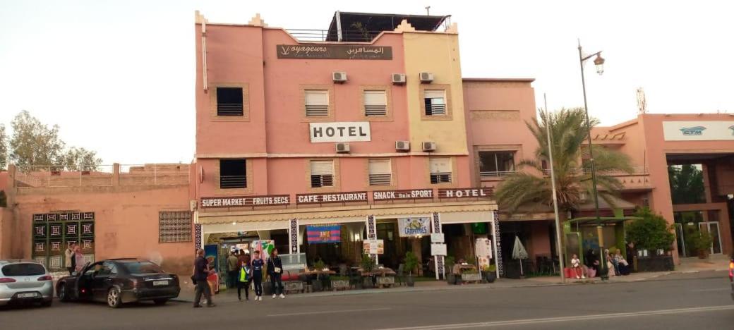 Hotel Des Voyageur 우아르자자테 외부 사진
